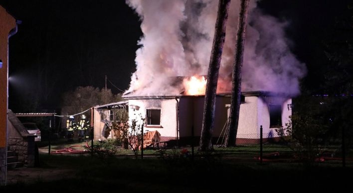 إصابة 3 أشخاص بحروق خطيرة جراء نشوب حريق بمنزلهم في براندنبورغ