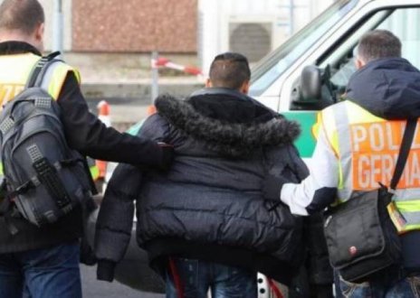 الشرطة الألمانية توقف سوريين قادمين من اليونان وترحلهم