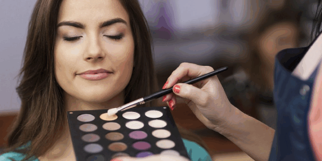 تطبيق لدورات تدريبية تفاعلية في مجال التجميل